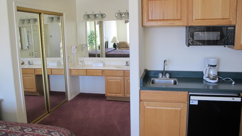Inn At San Ignacio Condo Hotel Green Valley Room photo