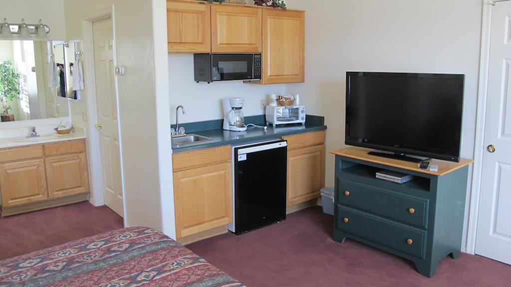 Inn At San Ignacio Condo Hotel Green Valley Room photo